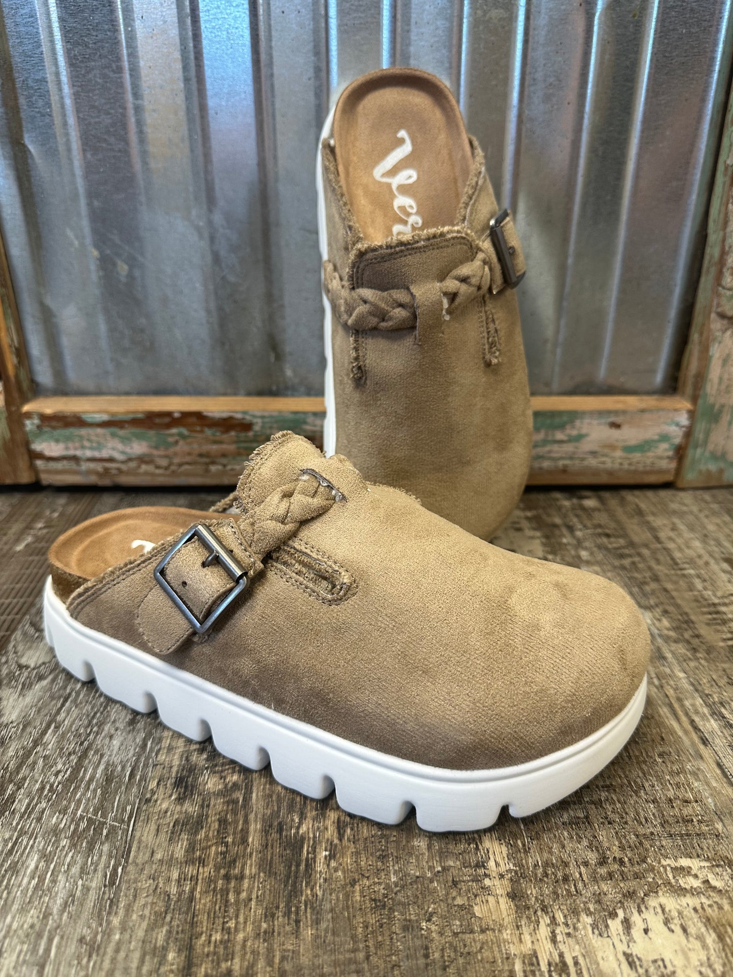 Very G Cali Clog