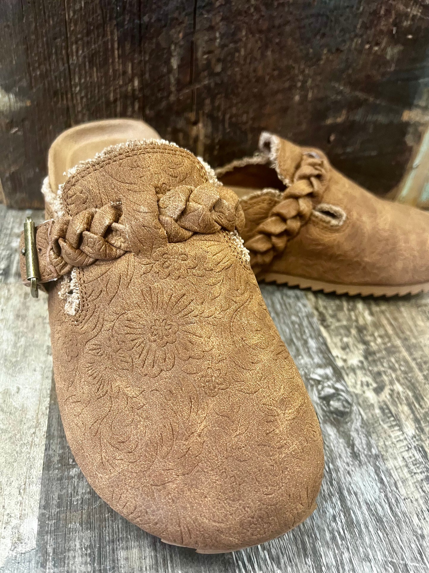 Very G Iris Tooled