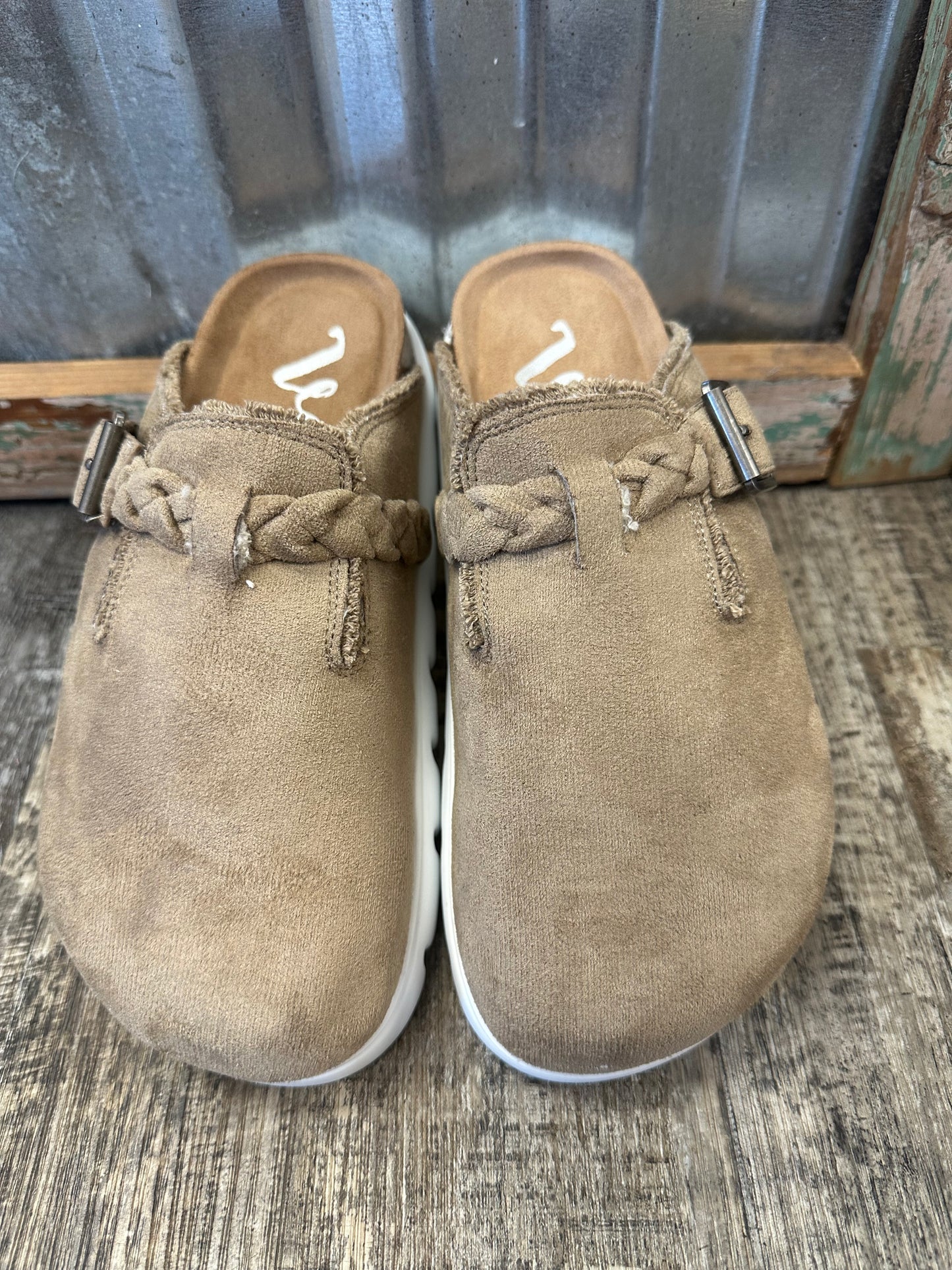 Very G Cali Clog