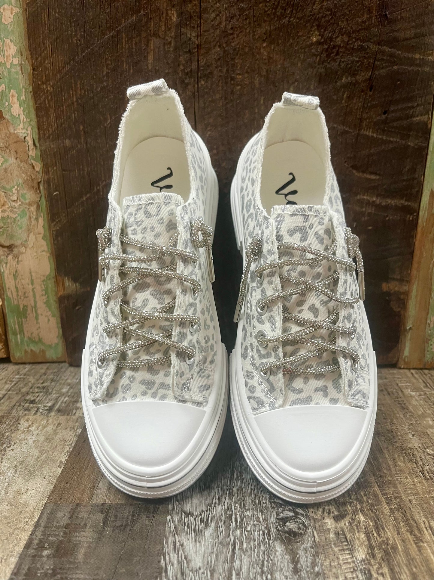 Aman Leopard Sneaker