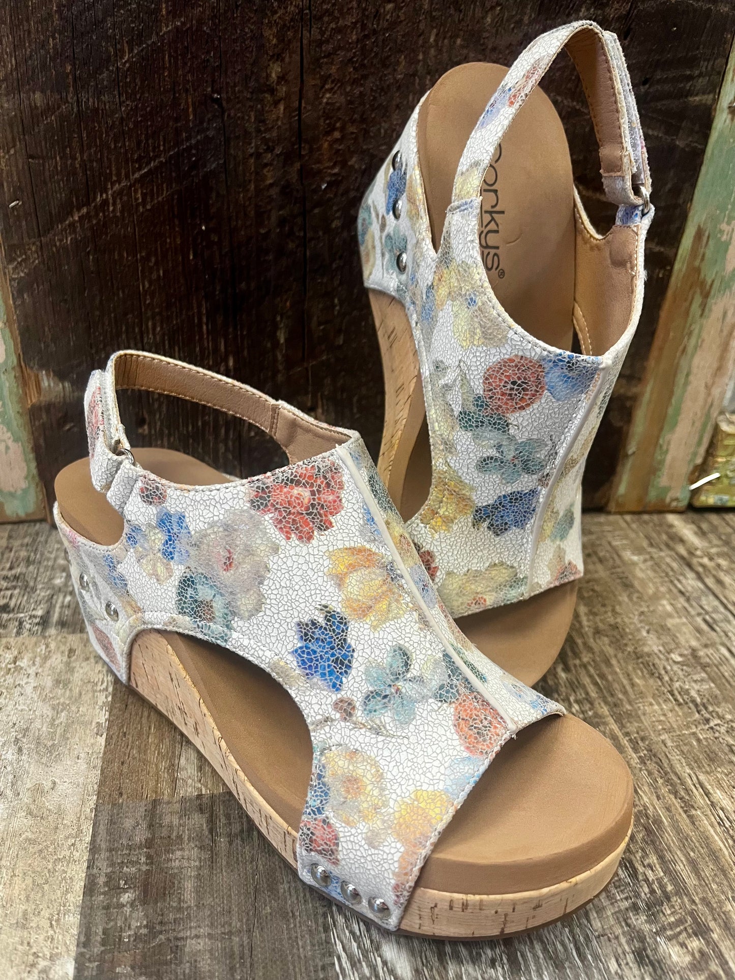 Corky's Carley Putty Washed Flower