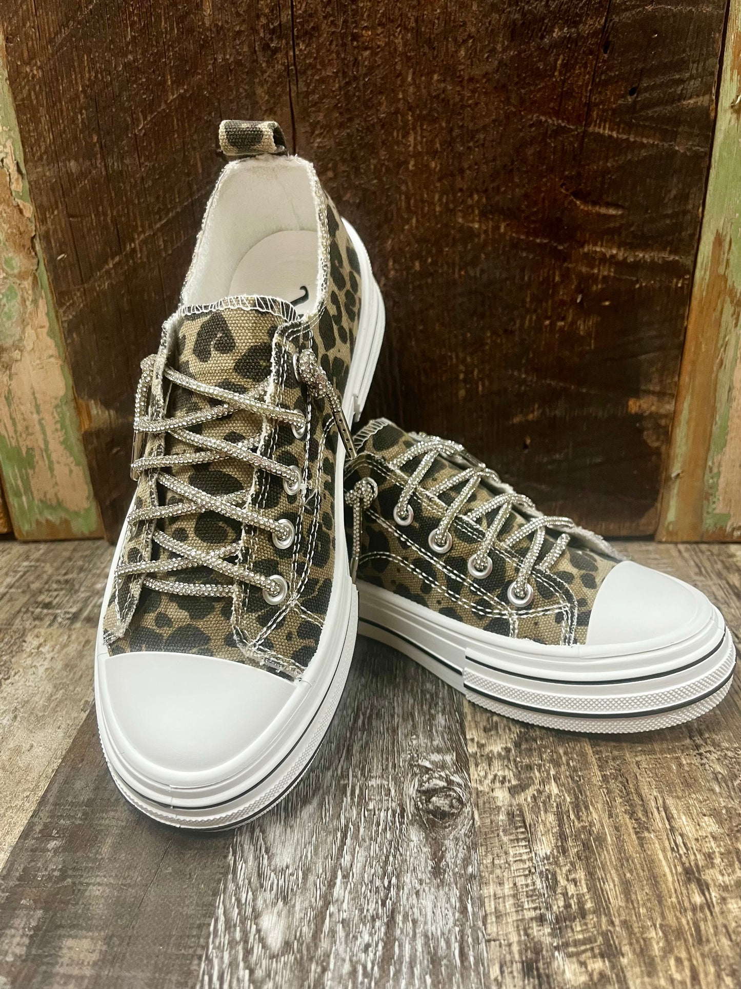 Aman Leopard Sneaker