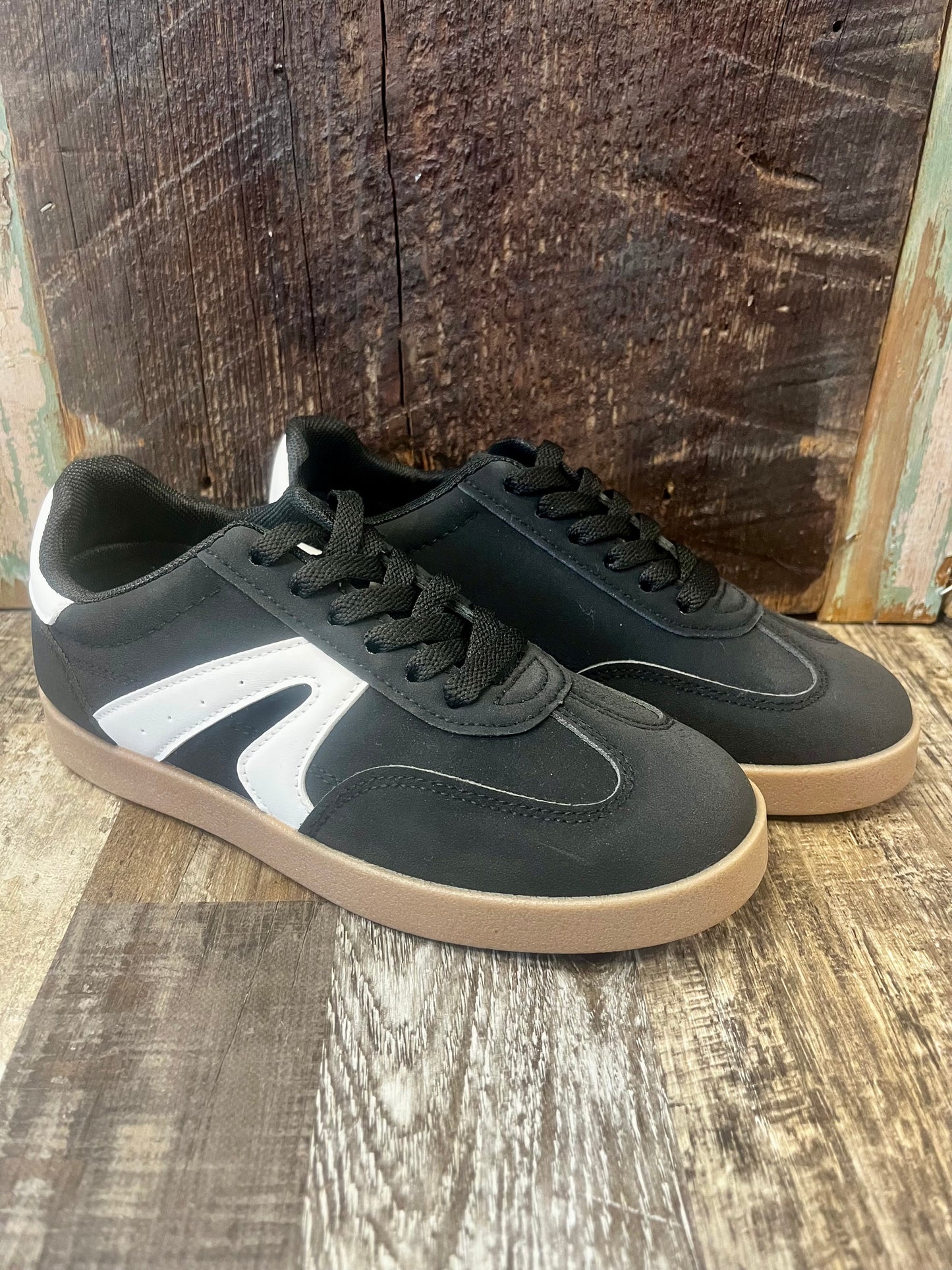 Very G Retro Sneaker