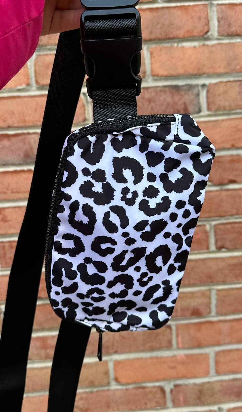 Viral Crossbody