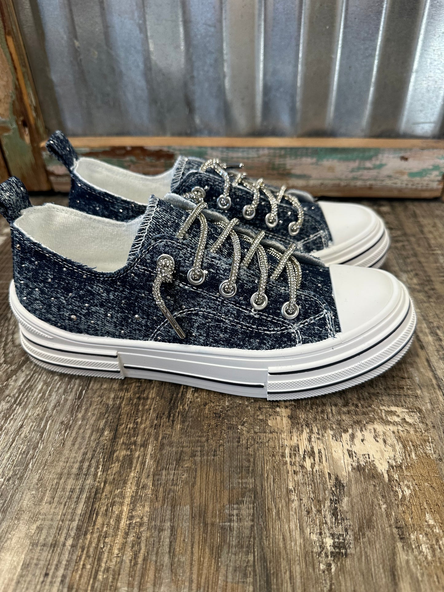 Aman Sneakers