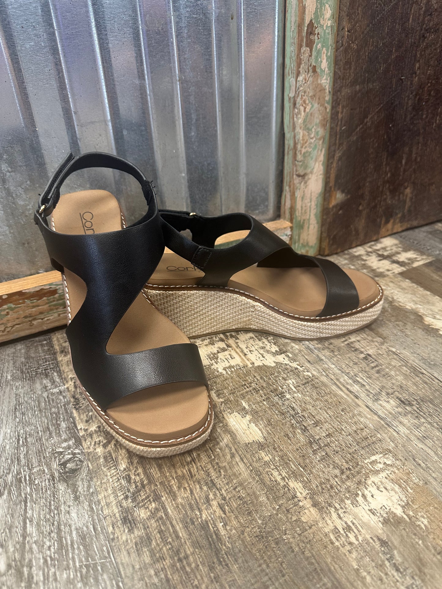 Corky's Steppin Out Wedge