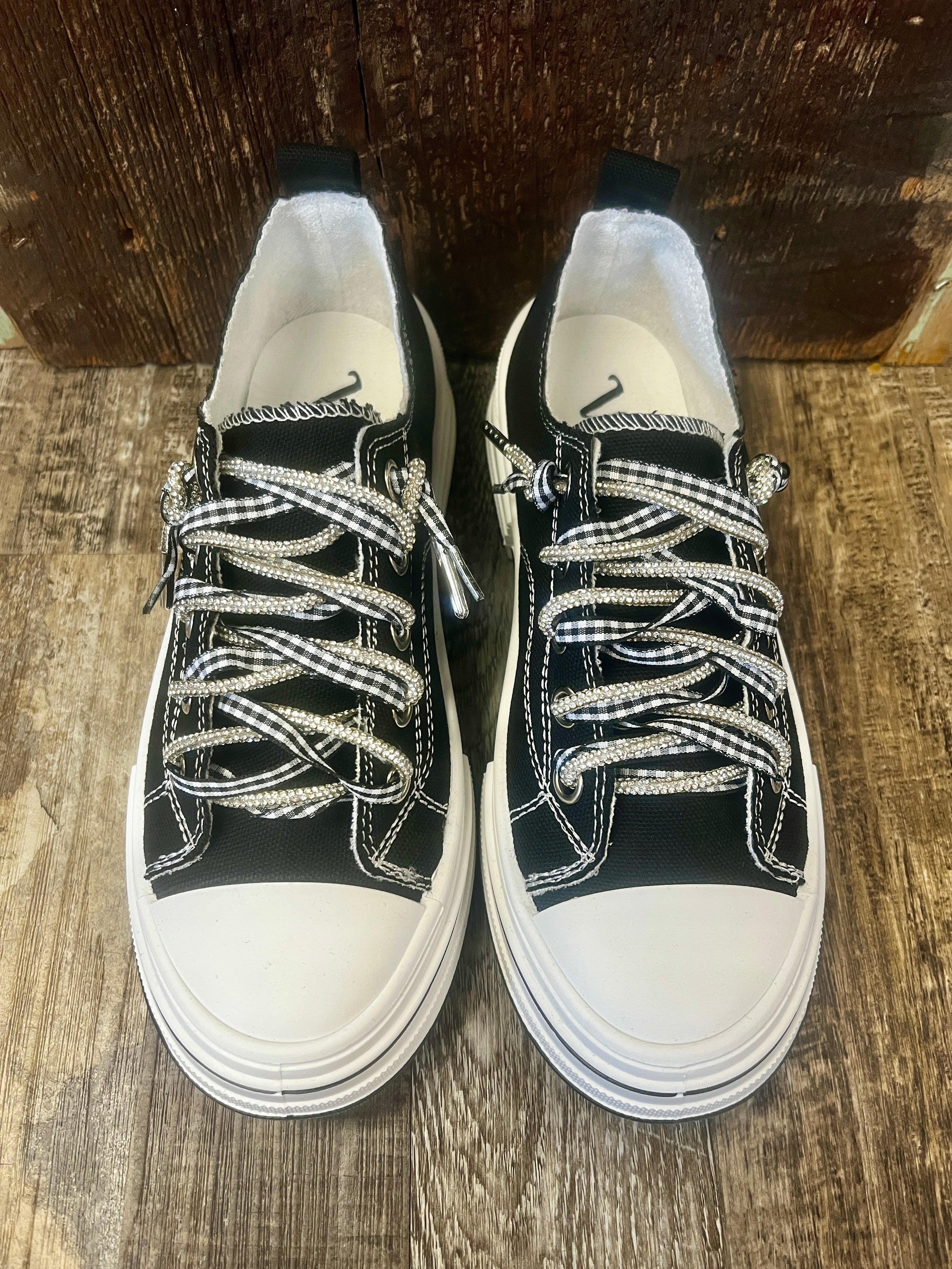 Aman Double Black Sneaker