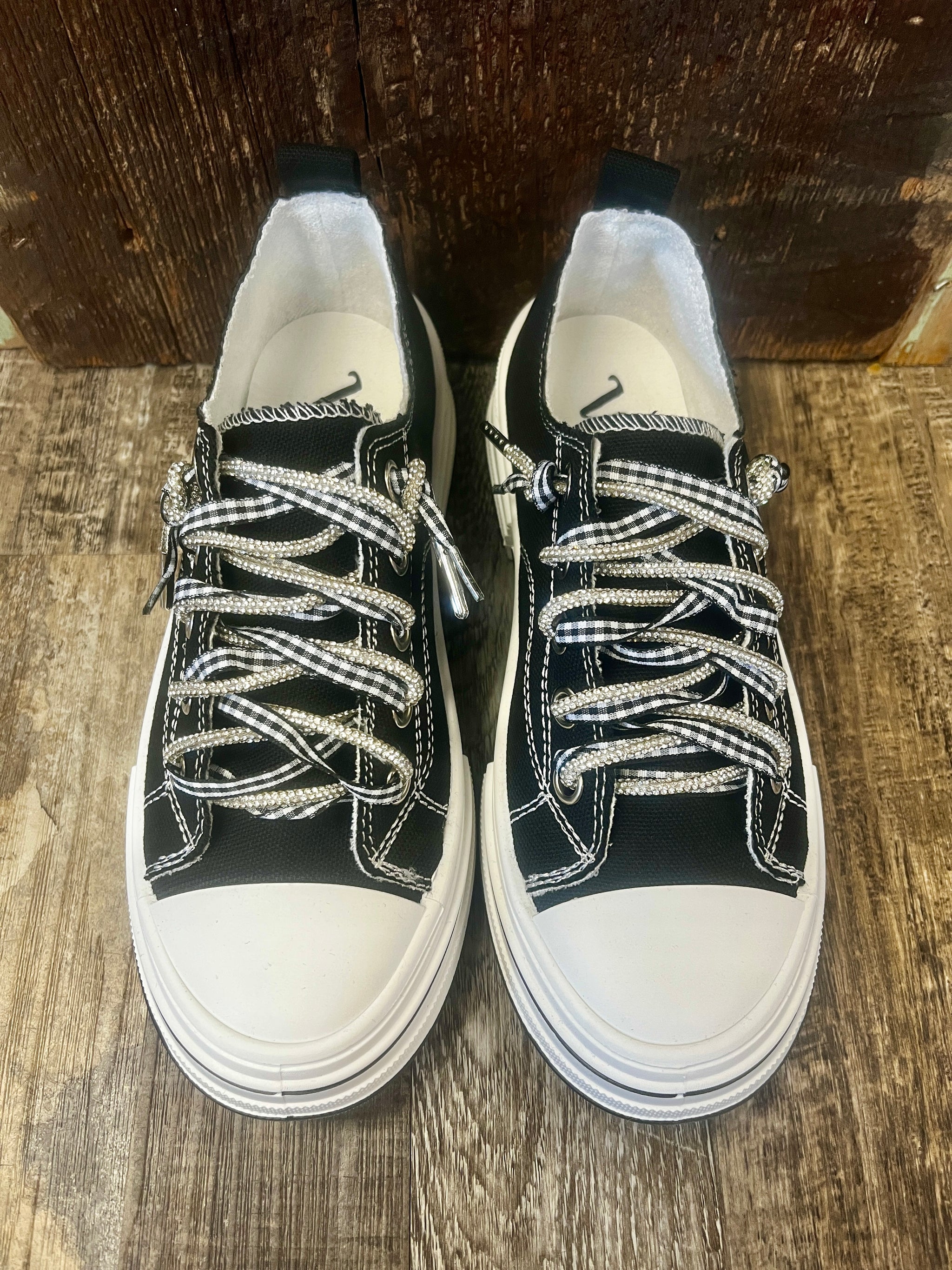 Aman Double Black Sneaker