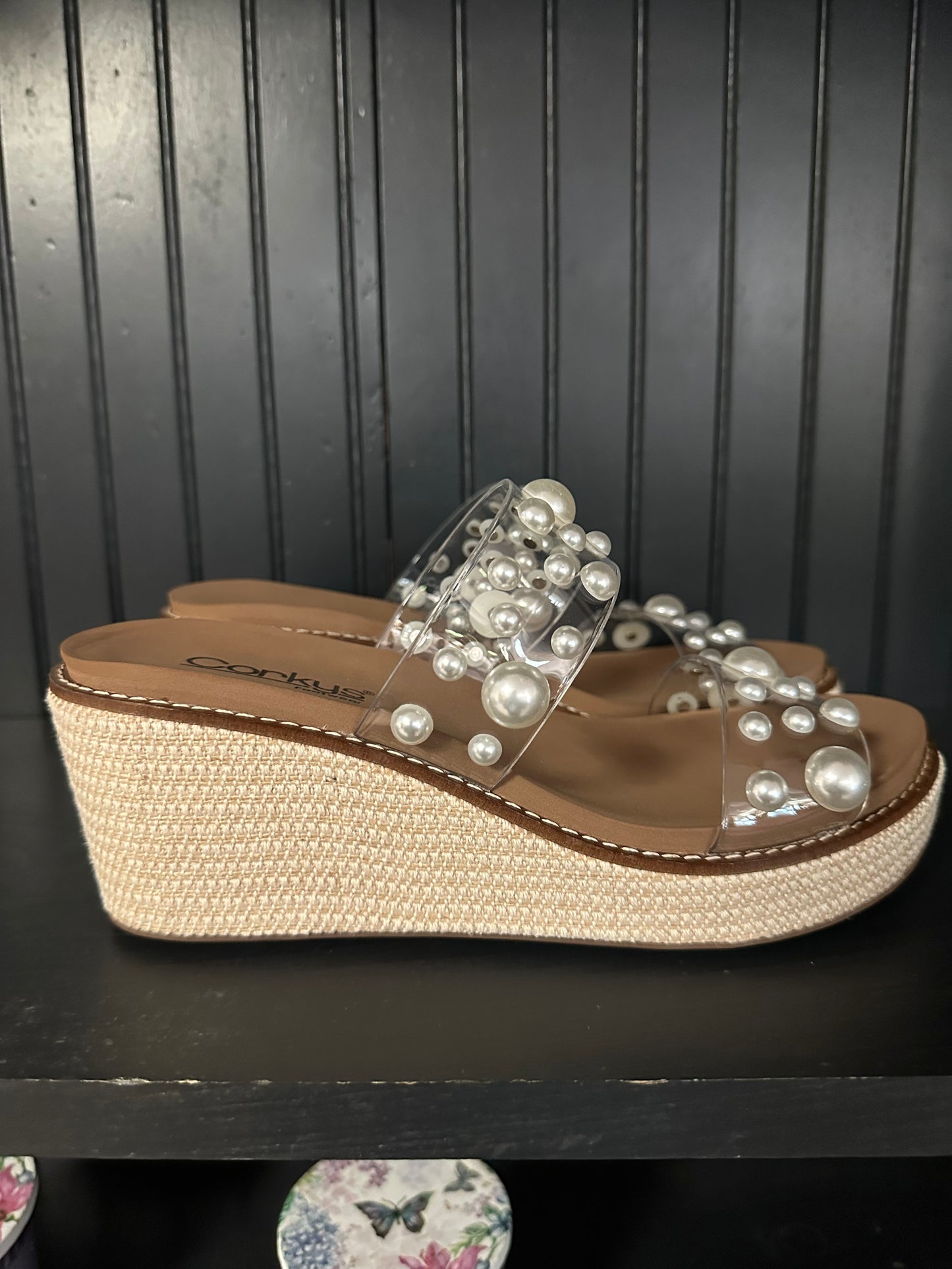 Corky's Looks Whos's Here