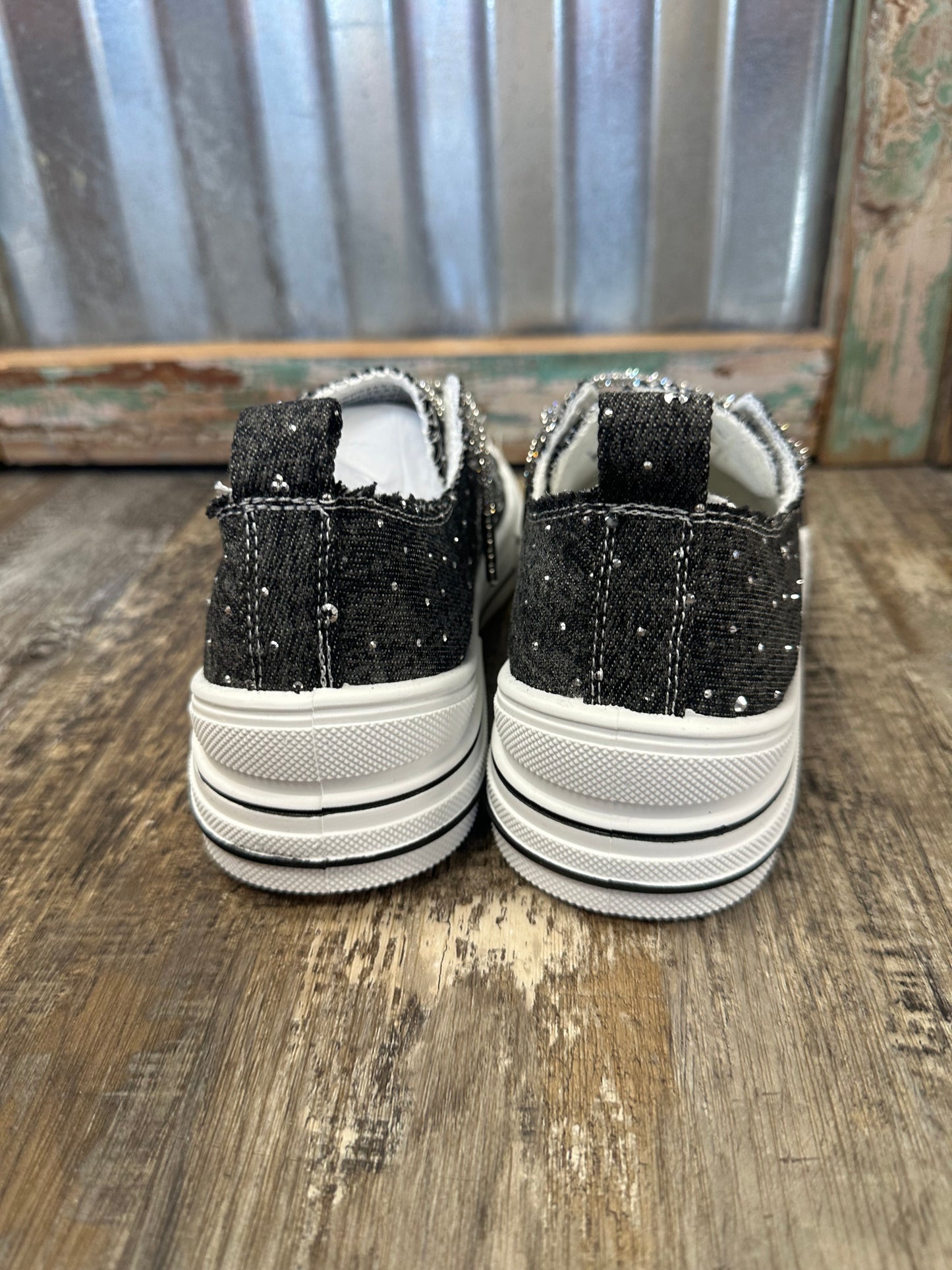 Aman Sneakers