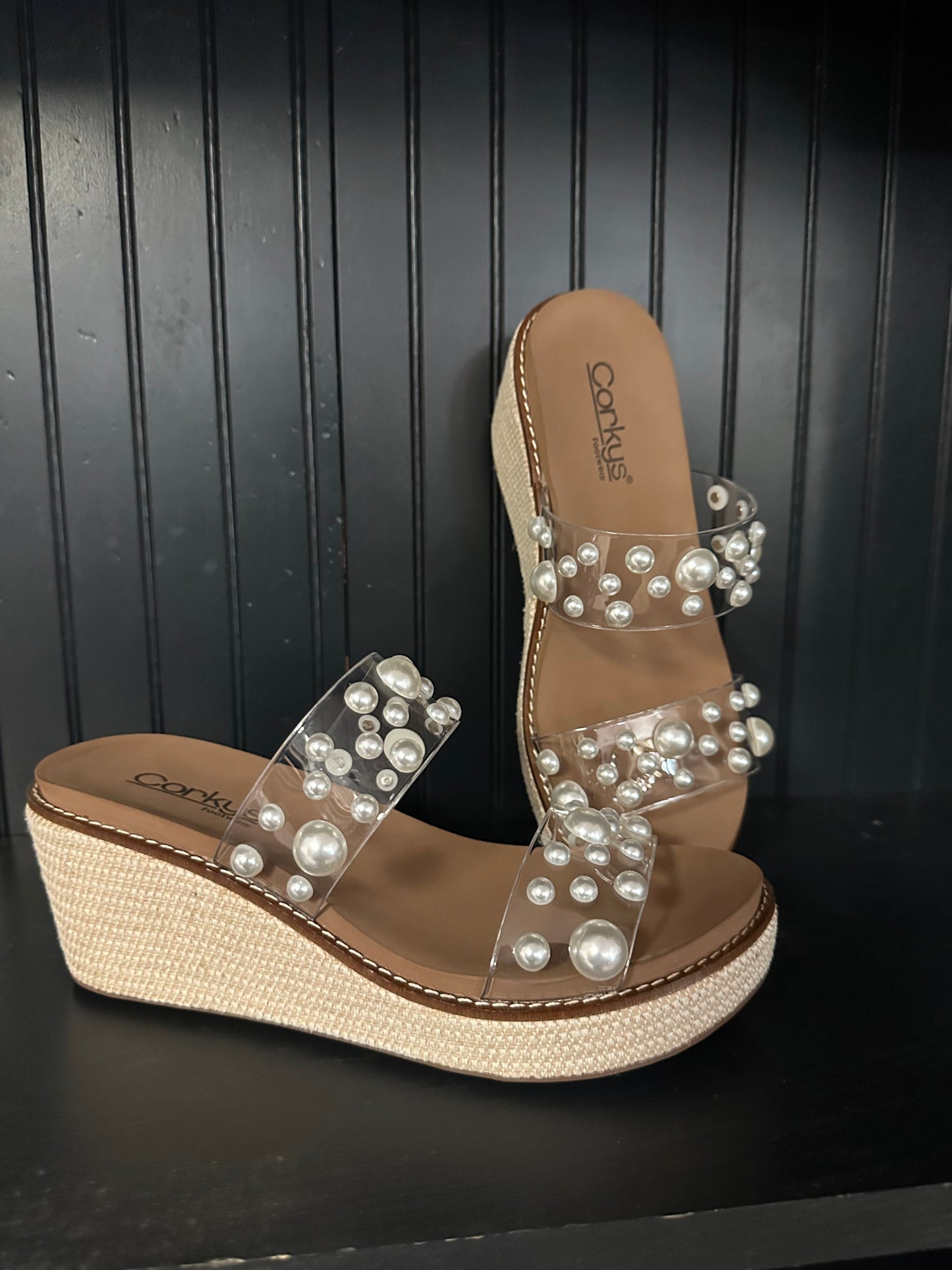 Corky's Looks Whos's Here