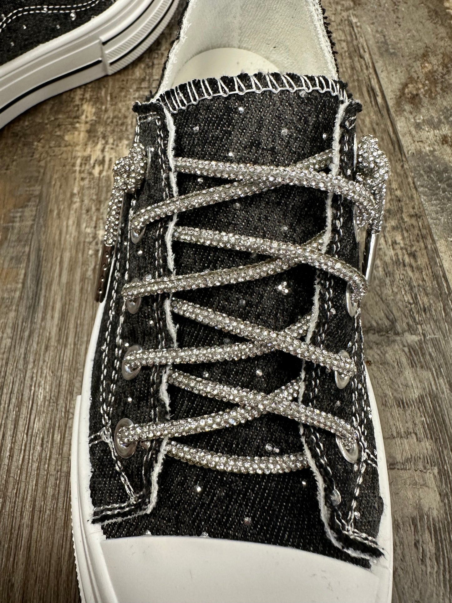 Aman Sneakers