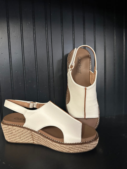 Corky's Volta II -White