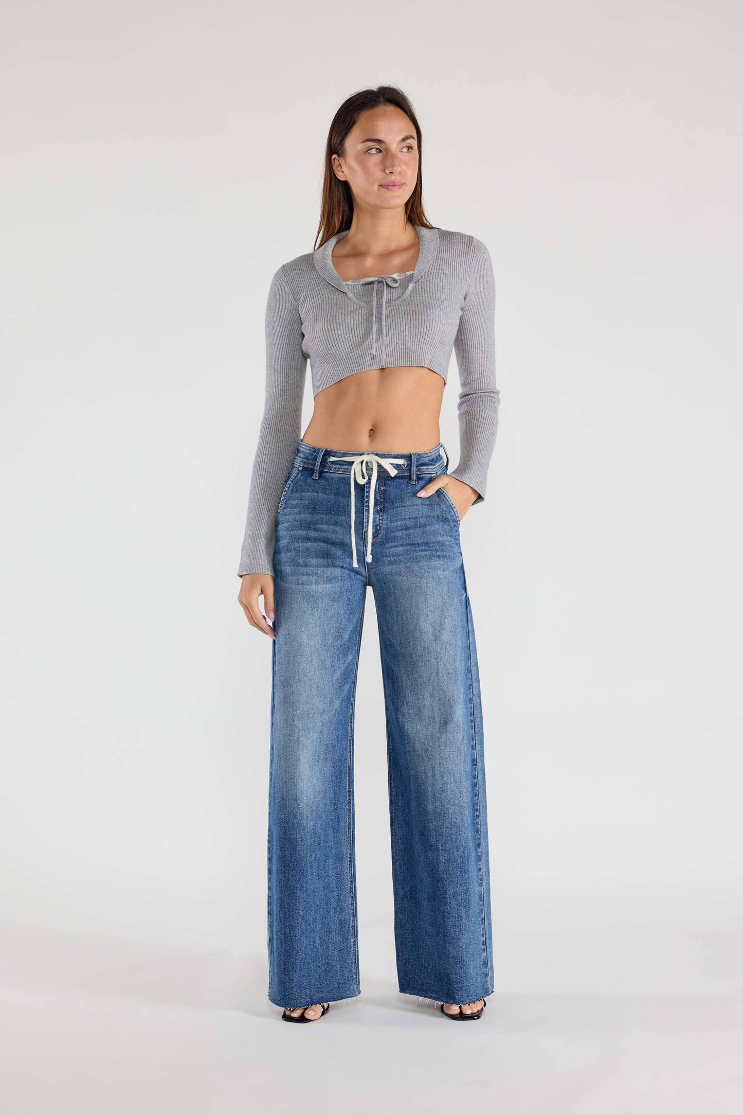 Relaxed Wide Leg Jean