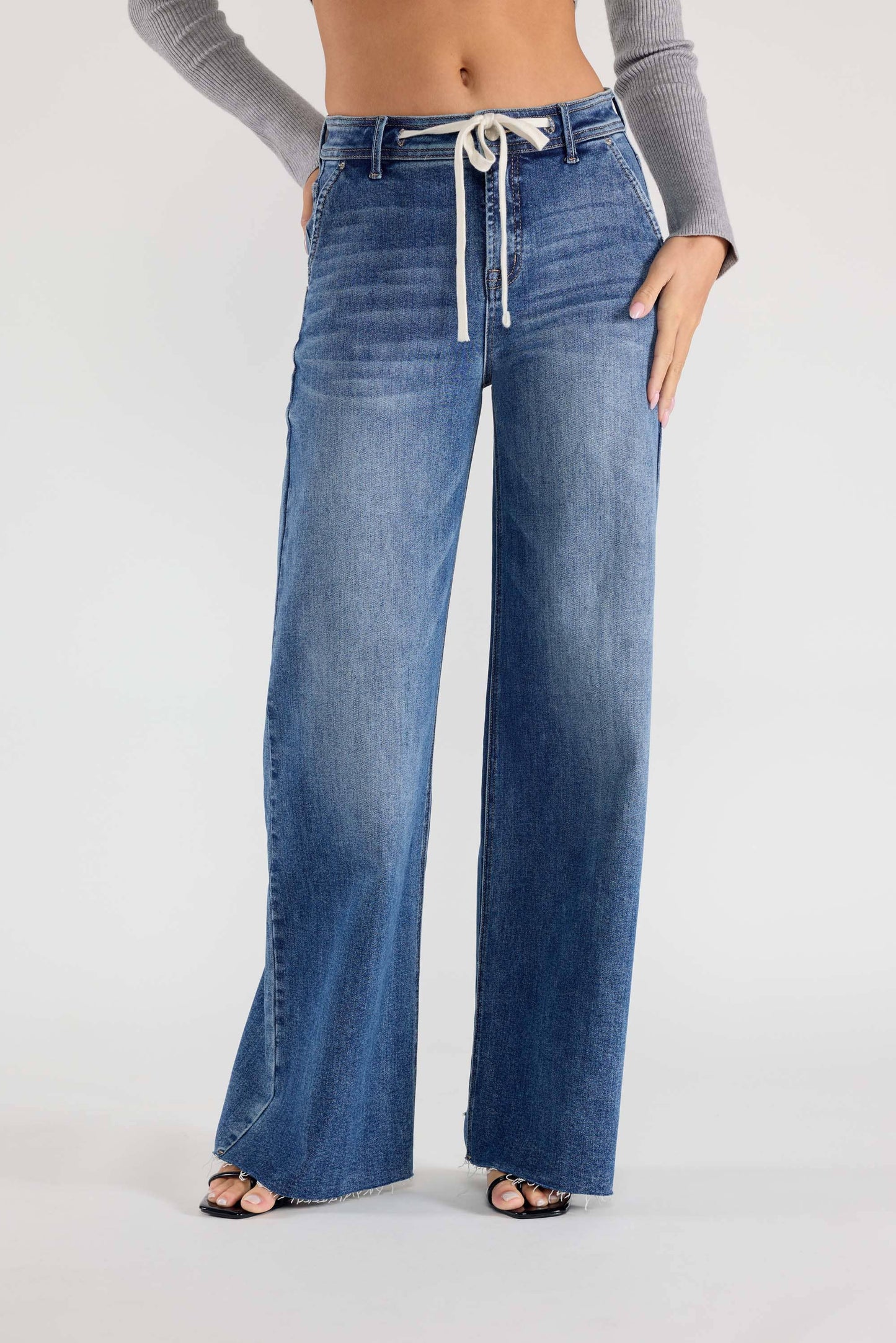Relaxed Wide Leg Jean