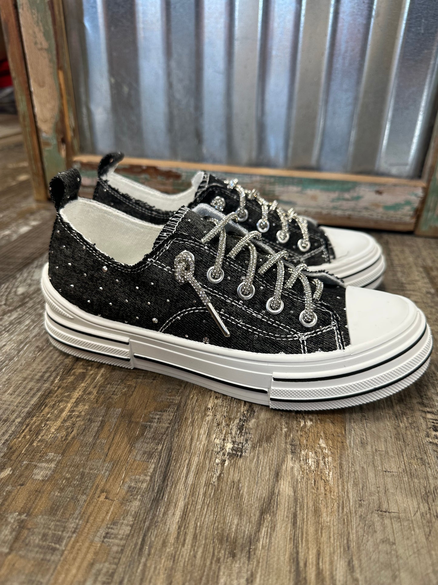 Aman Sneakers