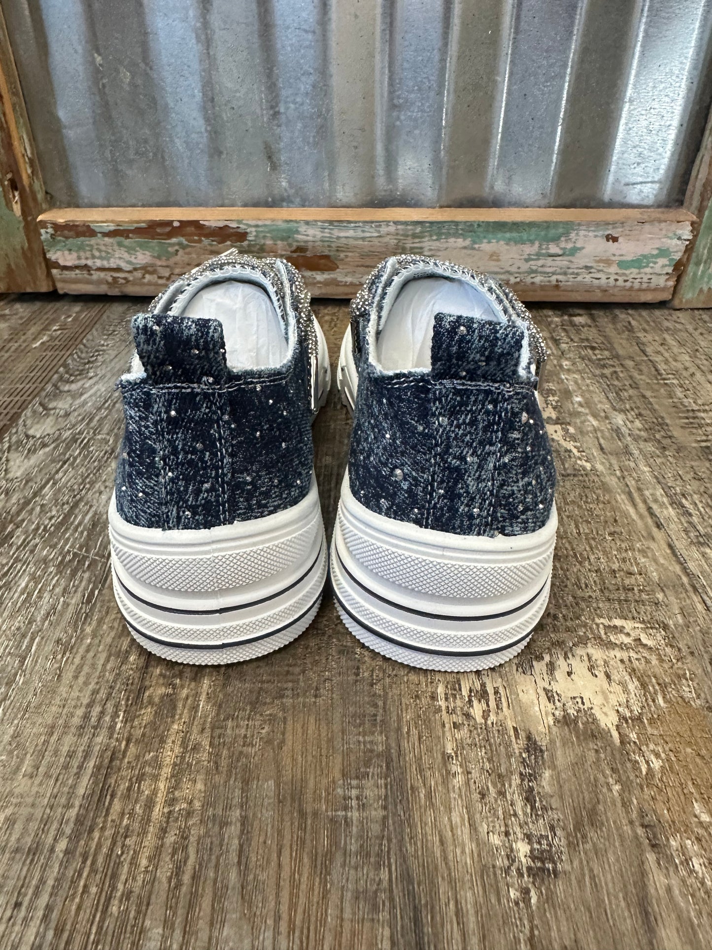 Aman Sneakers
