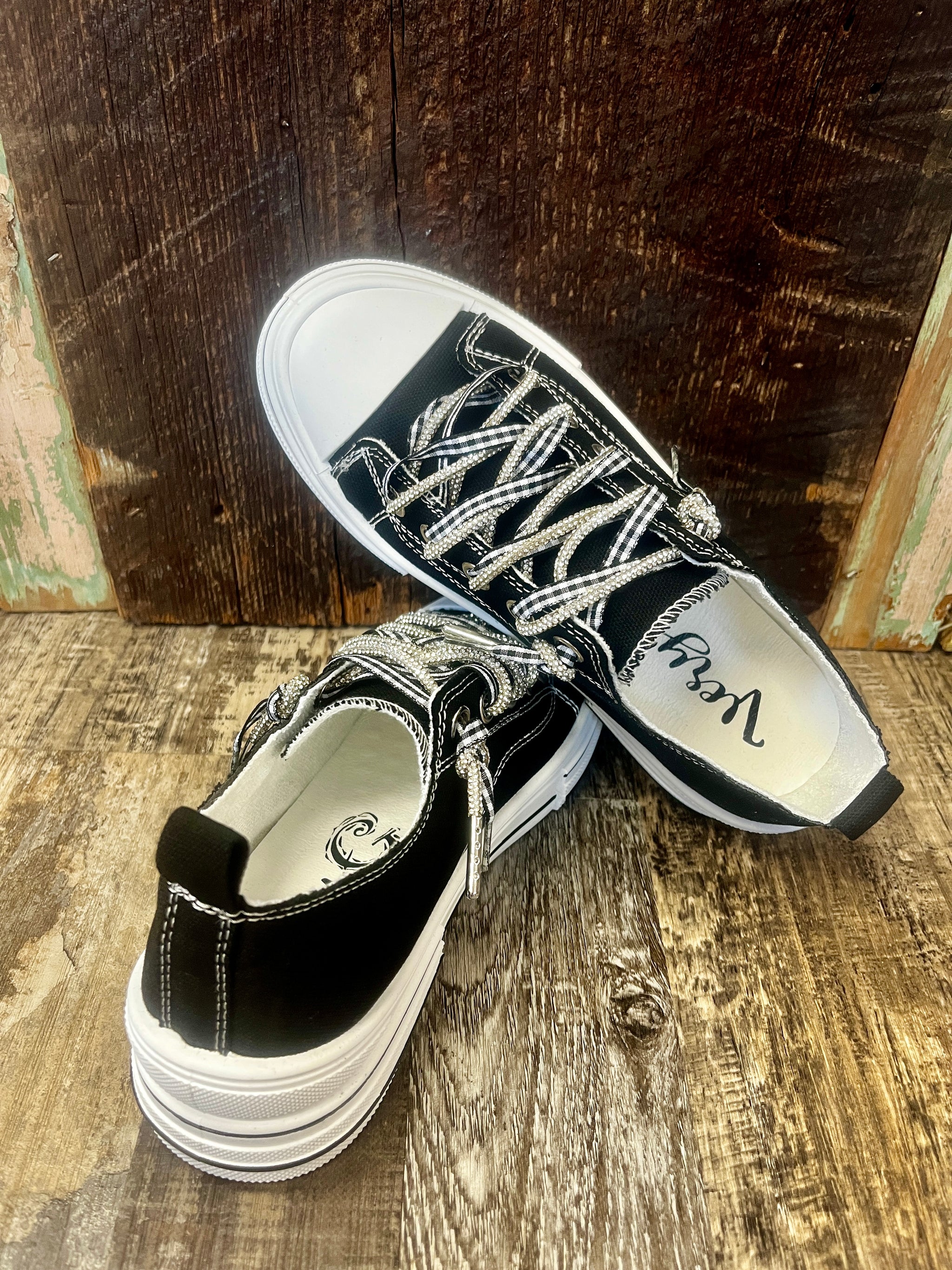 Aman Double Black Sneaker