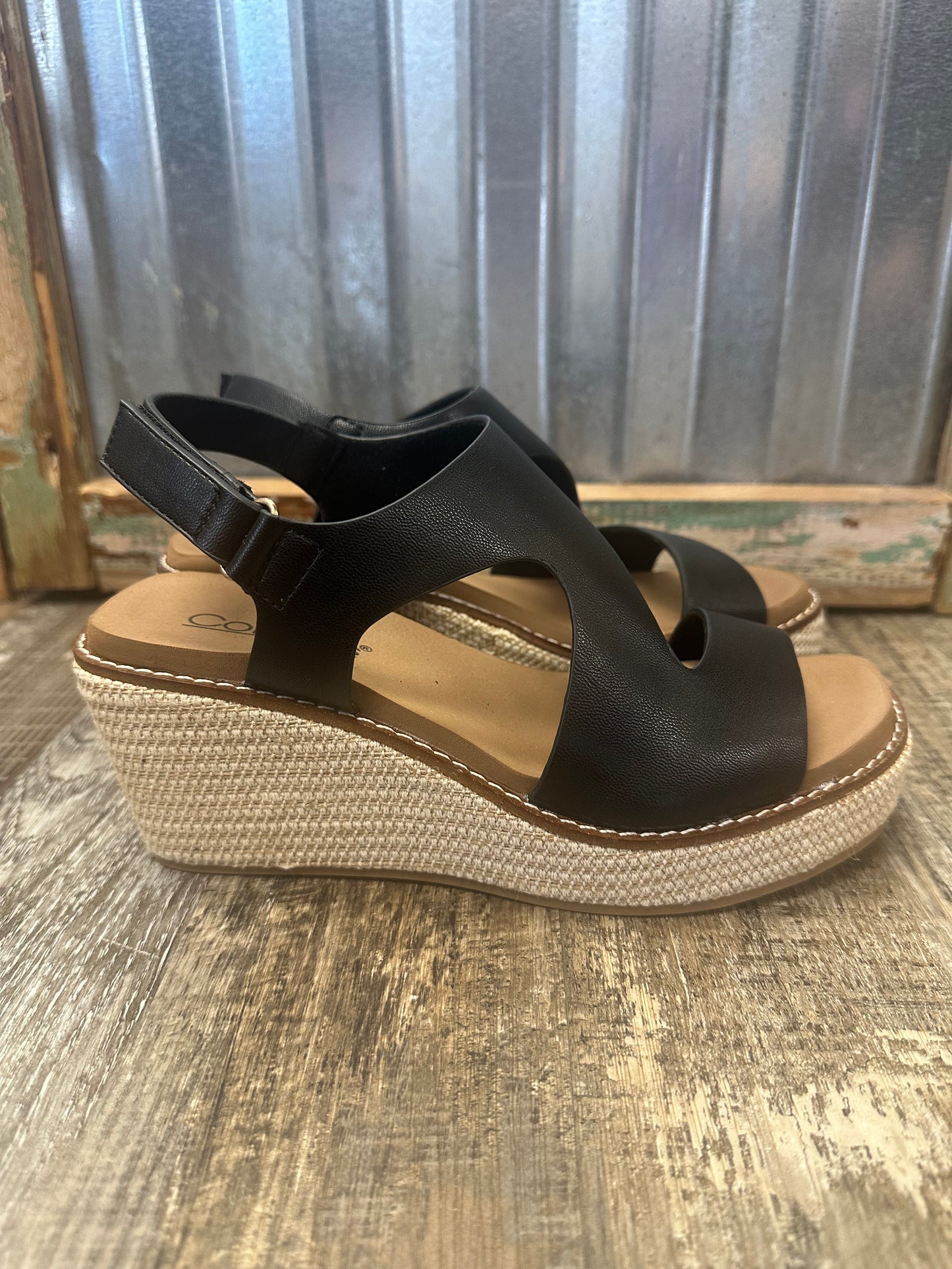 Corky's Steppin Out Wedge