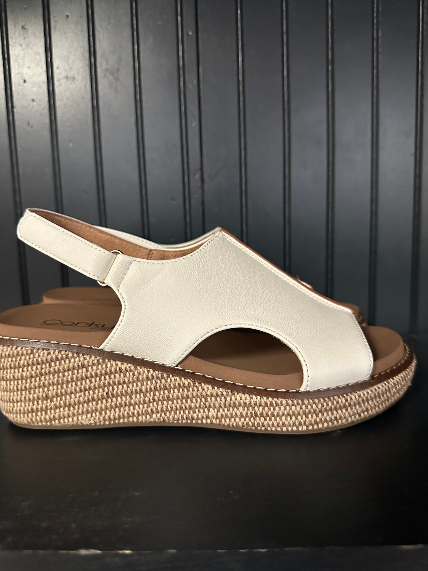 Corky's Volta II -White